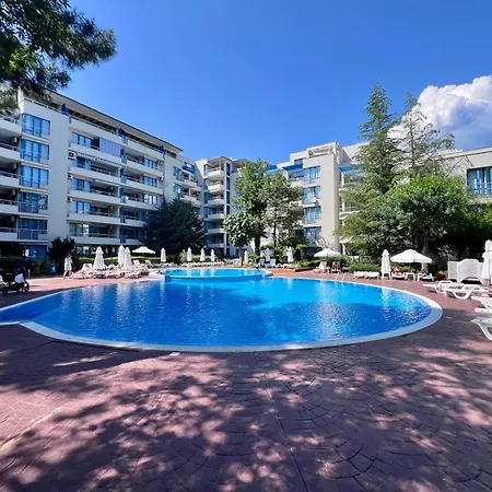 Excelsior Romantic 50m To The アパート *