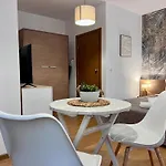 Apartment Excelsior Romantic 50m To The